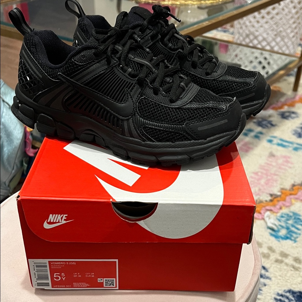 Nike Vomero 5